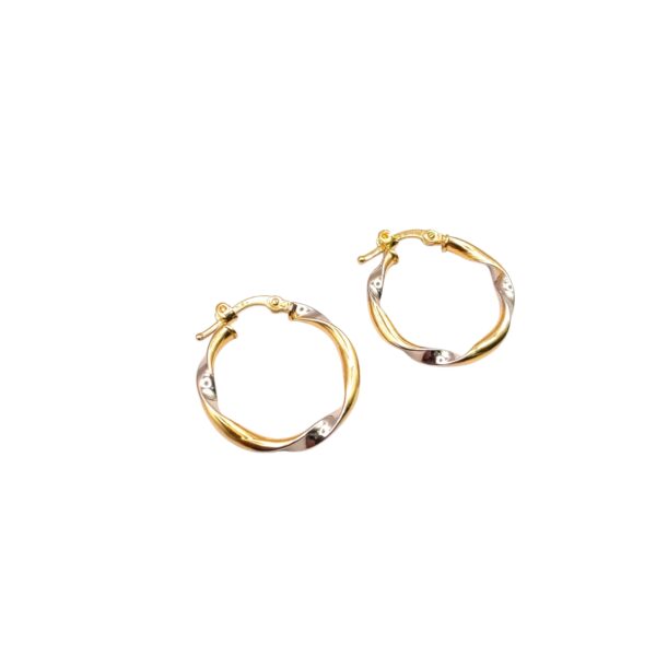 خرید گوشواره حلقهای طلا دو رنگ با وزن ۱/۸ گرم و سایز ۲/۵ سانتیمتر؛ طراحی مینیمال، رنگ خاص و قفل چفتی محکم، مناسب استفاده روزمره و هدیه.