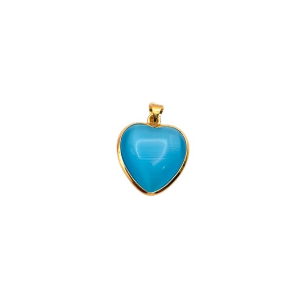 آویز طلای قلب با سنگ آبی پاستلی، انتخابی ظریف و خاص برای تکمیل استایل‌های روزمره و فشن. وزن طلای این محصول ۰٫۶۶۰ گرم است و وزن سنگ به‌طور کامل از وزن طلا کسر شده است. طول آویز ۲ سانتی‌متر بوده و برای هدیه دادن نیز گزینه‌ای زیبا و ماندگار محسوب می‌شود.